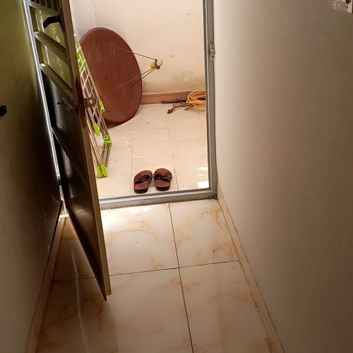 فروش یک باب منزل مسکونی طبقه همکف و دربست واقع در فوتبال انتهای 20متری 8متری شقایق،شقایق 9