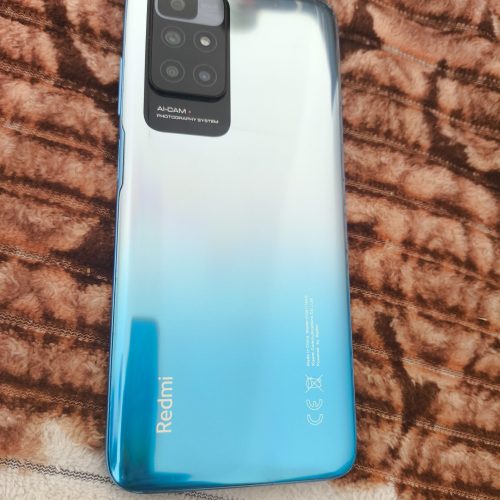 گوشی سالم سلامت بدون خط خش در حد نو تخفیف هم میدم