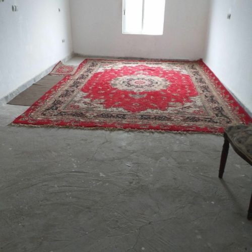 یک مسکن دربستی سه طبقه اجاره داده می‌شود  واسه سه خانواده