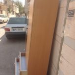 یک کمد دکوراسیون در حد نو فروشی