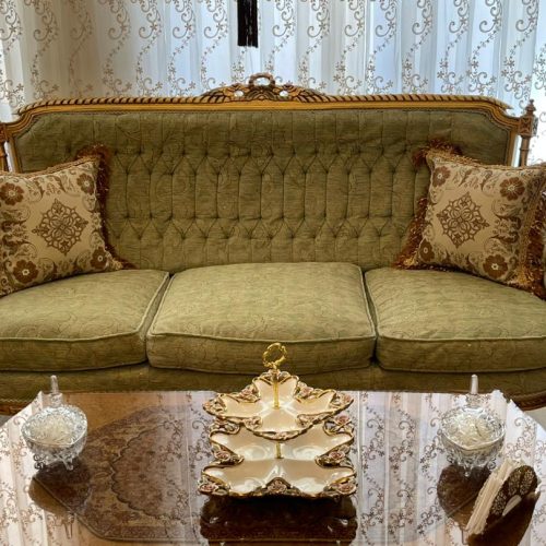 مبل سلطتنی بسیار تمیز