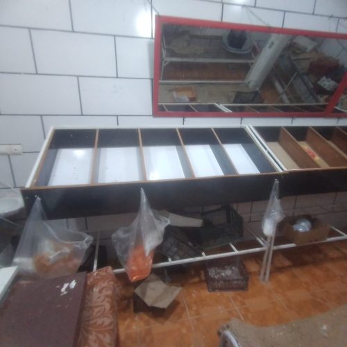 دکوراسیون قفسه بندی شده جهت تره باری و سوپر مارکت همراه با 2 عدد شیشه