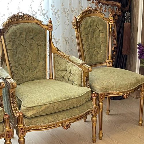 مبل سلطتنی بسیار تمیز