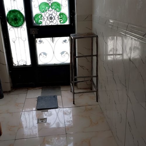 یک باب منزل مسکونی یک طبقه مستقل واقع در فوتبال انتهای 20متری 8متری شقایق ،شقایق 9