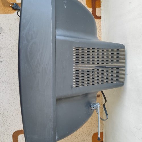 فقط بخاطر کمبودجا میفروشمش به خریدار واقعی تخفیفهم میدم