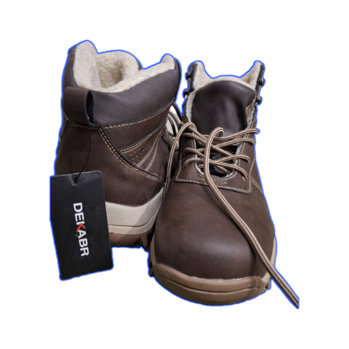 کفش کوهنوردی مخصوص مکان سرد