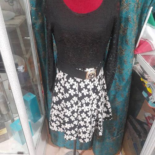 فروش انواع لباس های زنانه و بچگانه