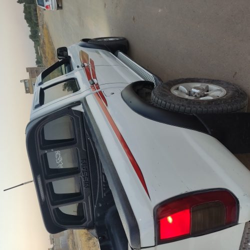 نیسان پیکاپ دوکابین ژاپن