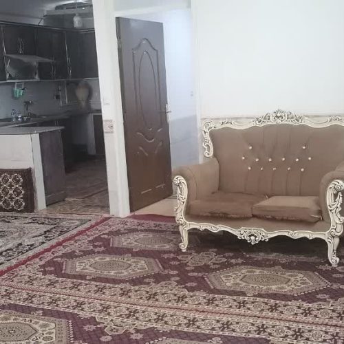 منزل نزدیک پایانه اتوبوس میدان امام علی صد متر تا بلوار و نانوایی ومیوه فروشی وفروشگاه مواد غذایی