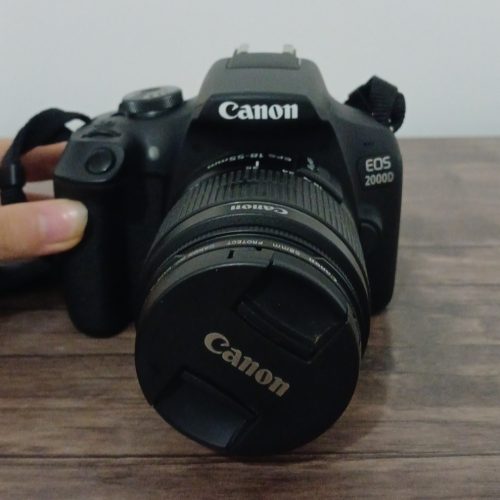 دوربین canon2000d