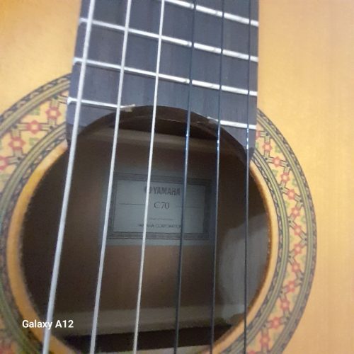 گیتار yamaha. C70