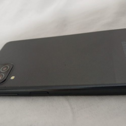 گوشی سامسونگ a12 مشکی 64 گیگ بدون تعمیر و سالم همراه کارتون