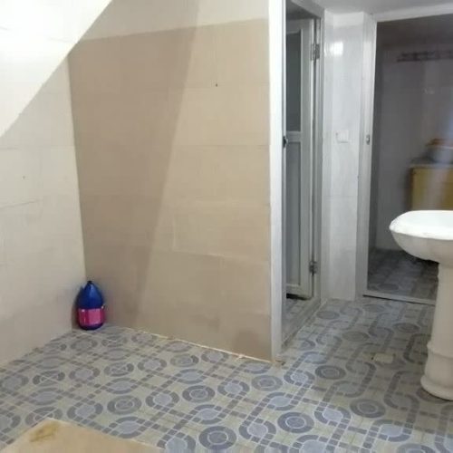 منزل نزدیک پایانه اتوبوس میدان امام علی صد متر تا بلوار و نانوایی ومیوه فروشی وفروشگاه مواد غذایی