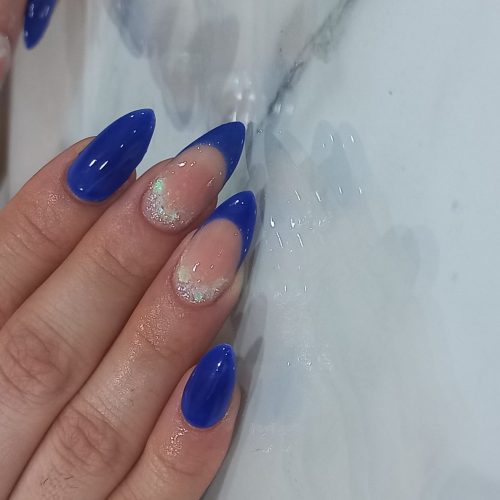 خدمات کاشت ناخن