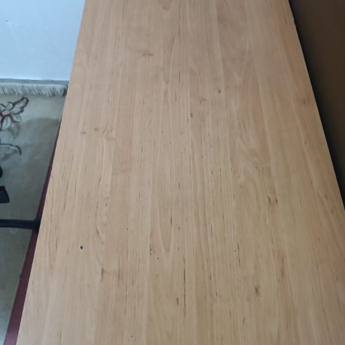 میز و صندلی برای مطالعه