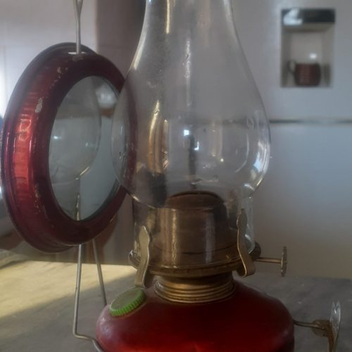 چراغ نفتی سالم و قدیمی