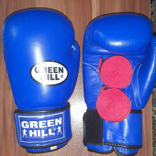 دستکش بوکس و باند