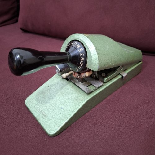 (*ماشین شماره زن چک پرفراش*)