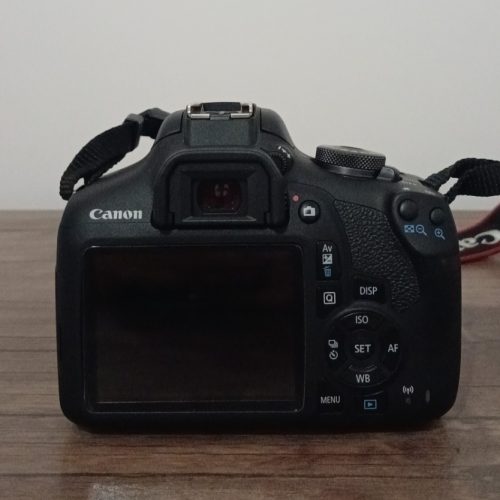دوربین canon2000d