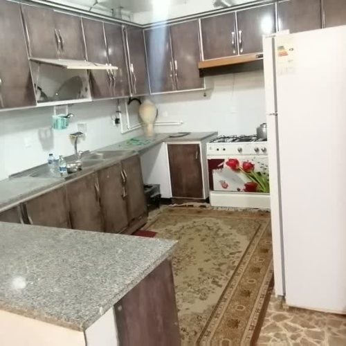 منزل نزدیک پایانه اتوبوس میدان امام علی صد متر تا بلوار و نانوایی ومیوه فروشی وفروشگاه مواد غذایی