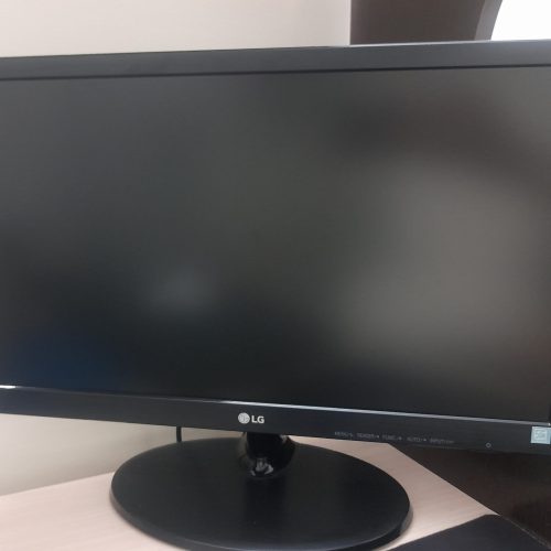 کامپیوتر همراه با تمامی وسیله‌ها