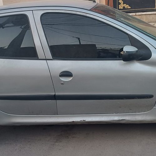 ماشین دور رنگ هست سقف ماشین سالم