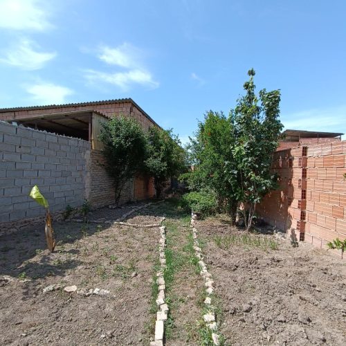 این زمین ب فروش میرسد