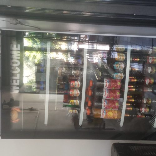 یک عددیخچال کافه ای