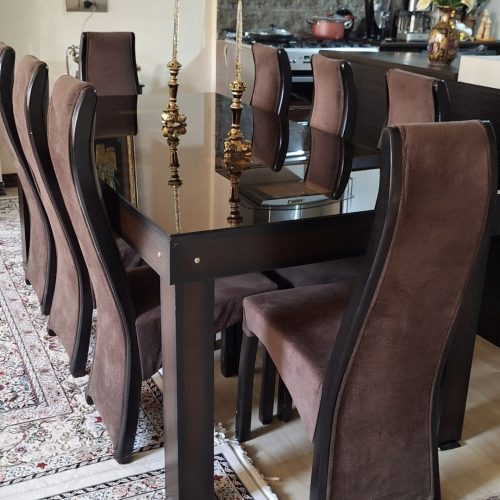 ست مبل راحتی هفت نفره و میز ناهار خوری هشت نفره