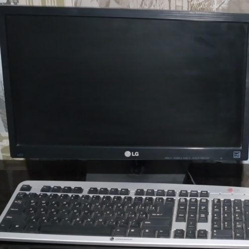 مانیتور ال جی همراه کیبورد