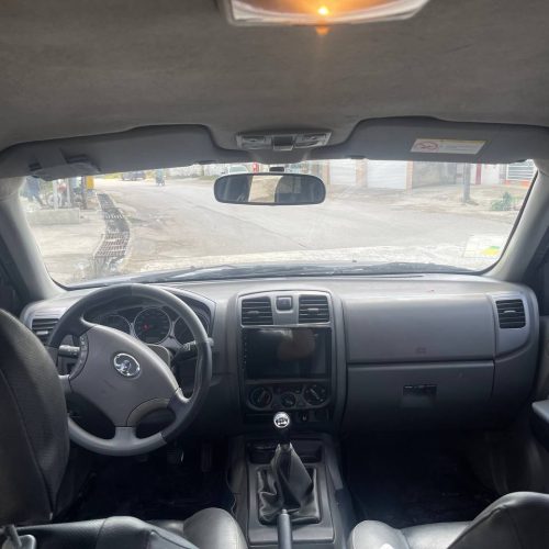 ماشین یکسال بیمه دارد لاستیک 80 درصد به اندازه دوتا کف دست زیرایینه بغل سمت راننده رنگه