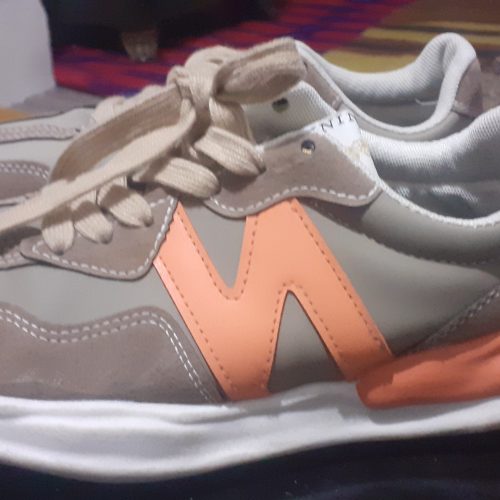 کفش مردانه و زنانه درحد