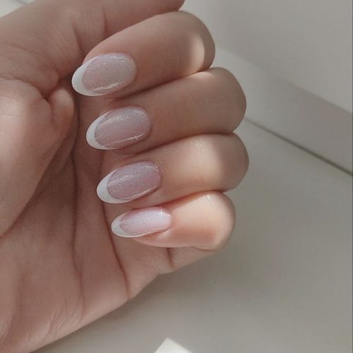 متخصص کاشت ناخن