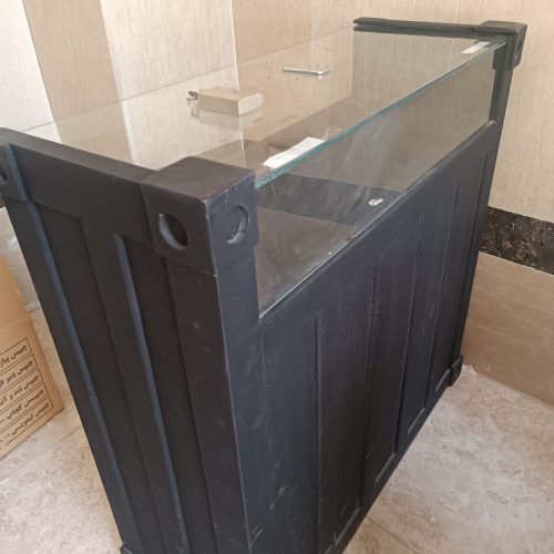 میز پیشخوان و قفسه پنج طبقه