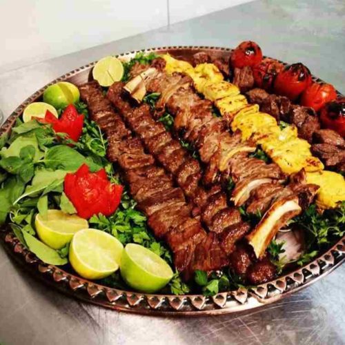 آشپز ماهر و کار بلد