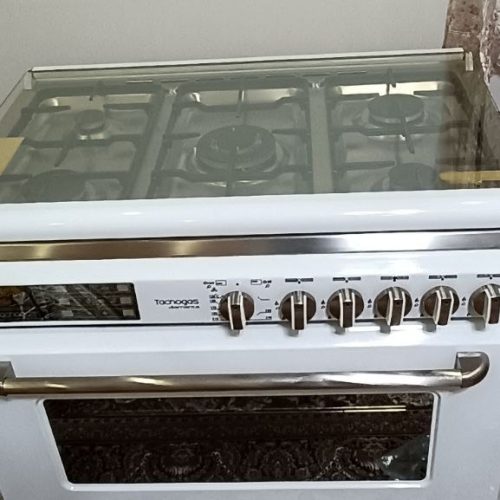 اجاق گاز تکنو درحد نو و تمیز