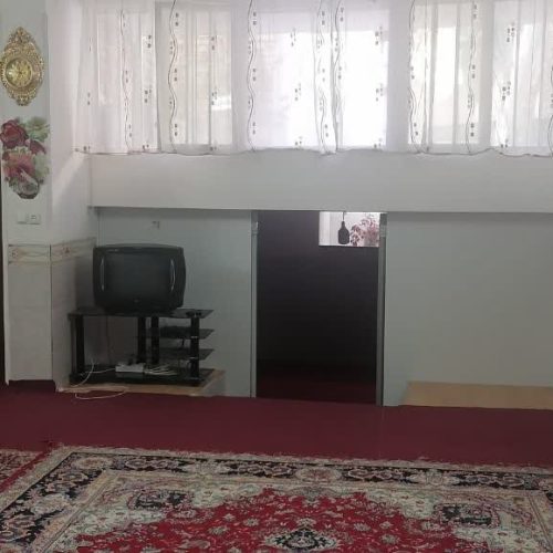 منزل نزدیک پایانه اتوبوس میدان امام علی صد متر تا بلوار و نانوایی ومیوه فروشی وفروشگاه مواد غذایی