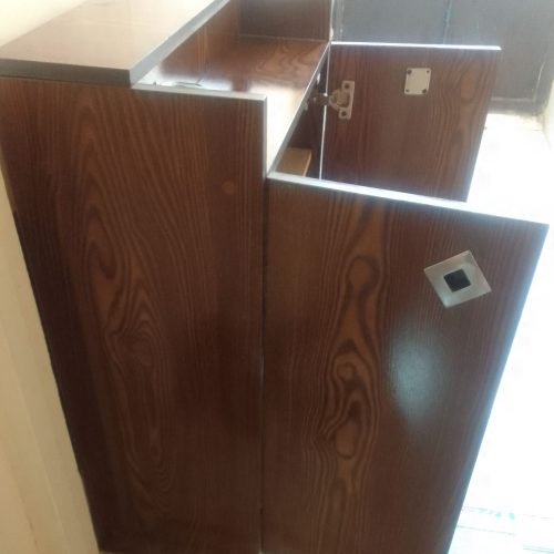 جا کفشی چوبی در حد نو