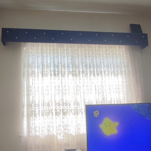 مبلمان به همراه میز عسلی و کتیبه پرده