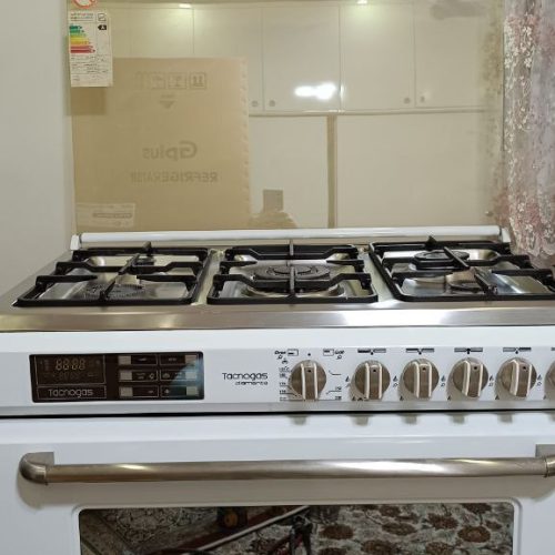 اجاق گاز تکنو درحد نو و تمیز