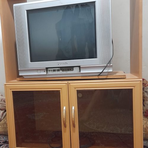 تلویزیون پاناسونیک تمیز سالم با زیرتلویزیونی