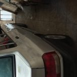 یه طرف شاسی سالمه یه طرف ترک خورده جوش دادم دو لکه رنگ هم داره ماشین کاملا  سالمه