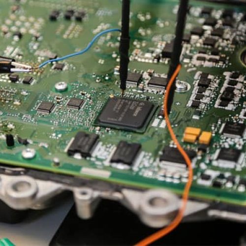 تعمیر و فروش انواع کامپیوتر خودرو(ایسیو)