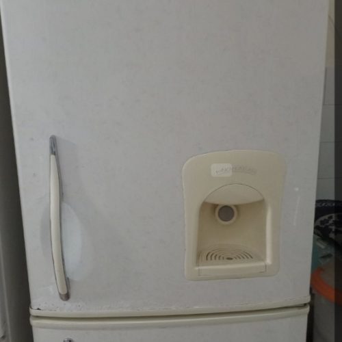 فروش فوری یخچال فریزر  مدل یخساران 20فوت سالم وتمیز با موتور دانفوس زیر قیمت فروش سایر کارکرده های روز