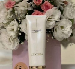 ضد آفتاب بی رنگ