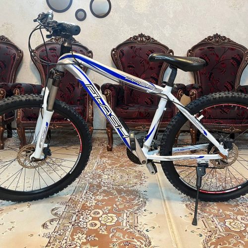 دوچرخه بسیار تمیز و در حد نو