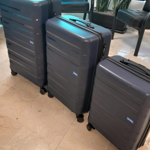 چمدان درحد نو سالم