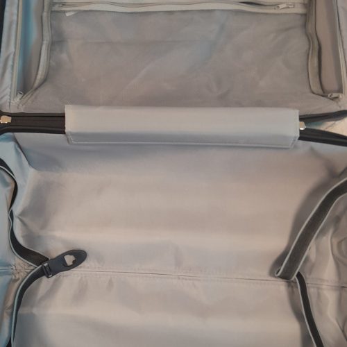 چمدان درحد نو سالم