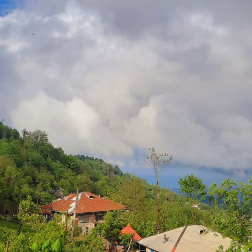 خانه مشمل بر محوطه مسکونی