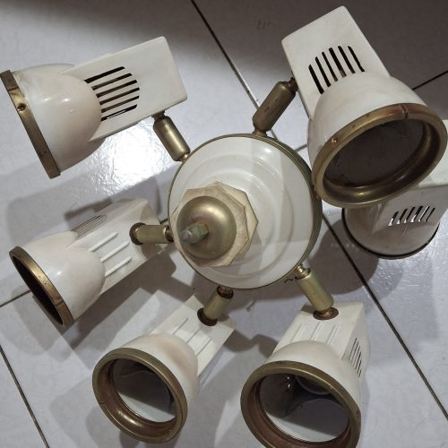 لوستر 6 شاخه قابلیت تغییرات وضوح روشنایی در اتاق